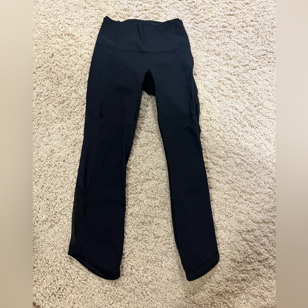 Lululemon 3/4 mesh leggings